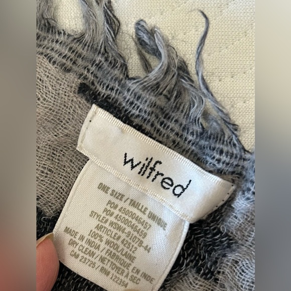 Wilfred Blanket Scarf - Picture 3 of 3